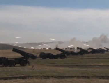 Ο ρωσικός στρατός σε επίδειξη ισχύος! (βίντεο)